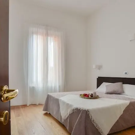Ferienhaus Sleeps 6 Air Con Wifi *